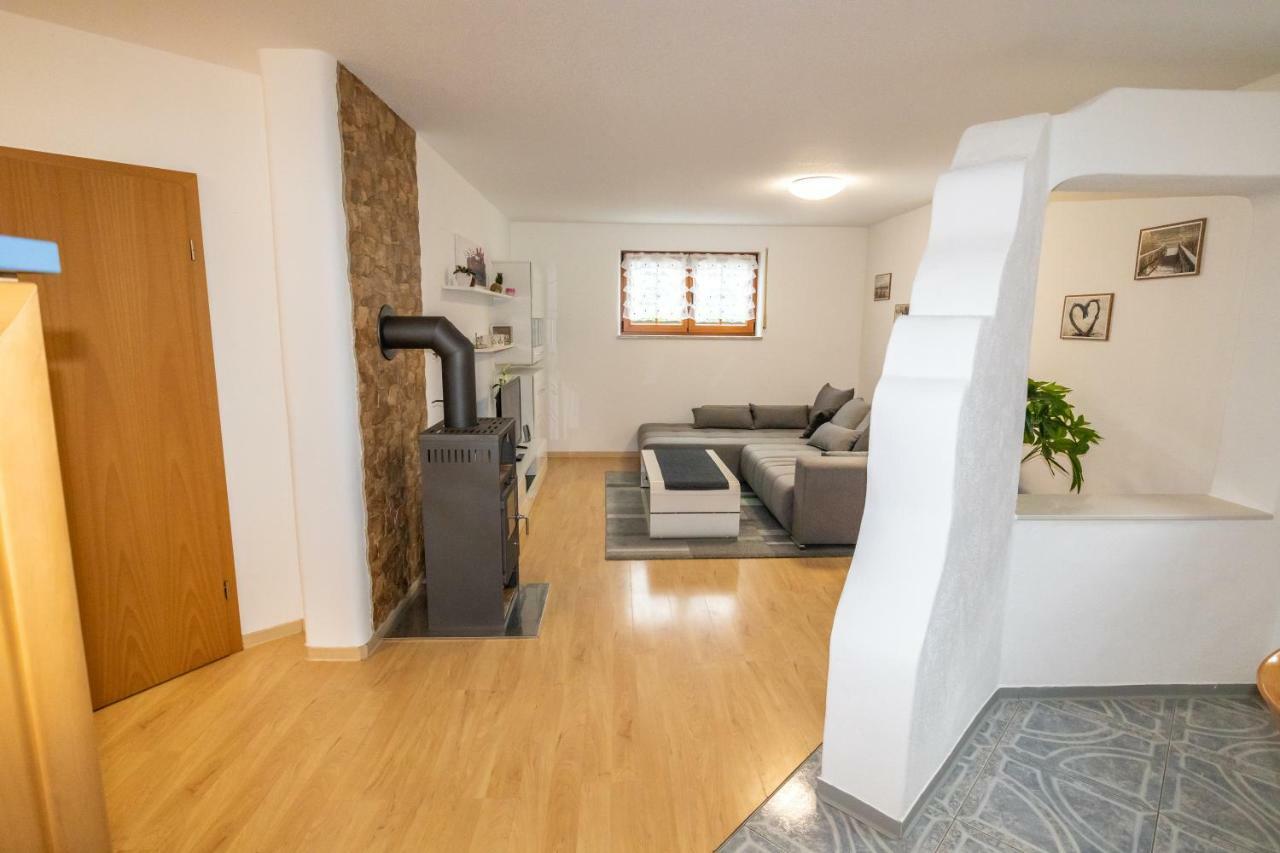 Ferienwohnung Ruderich 히르샤이트 외부 사진